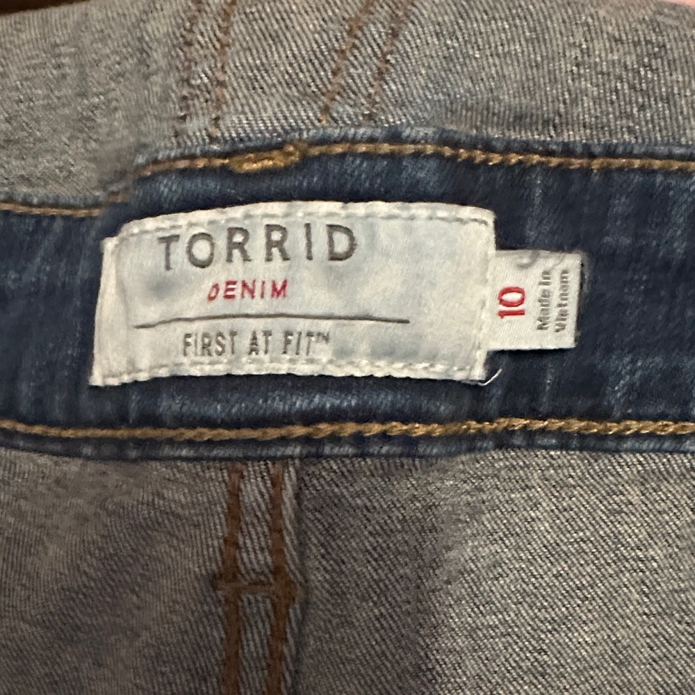 Stylish Blue Denim Overalls - Picture 8 of 8